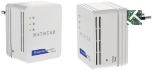 Un kit con due adattatori homeplug